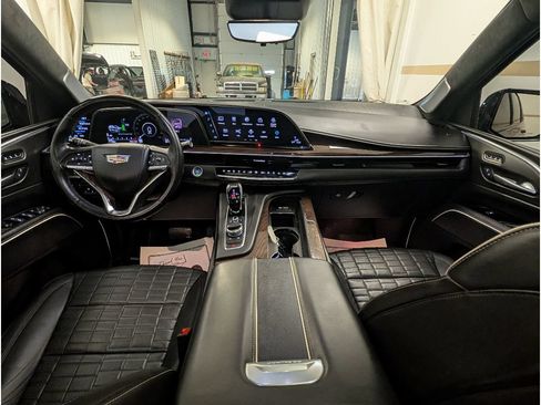 Used 2022 Cadillac Escalade Sport Platinum AWD/4WD image 10