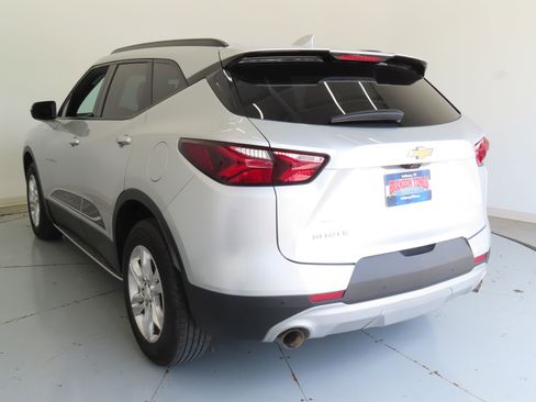Used 2022 Chevrolet Blazer LT w/ Sound & Technology Package FWD image 6