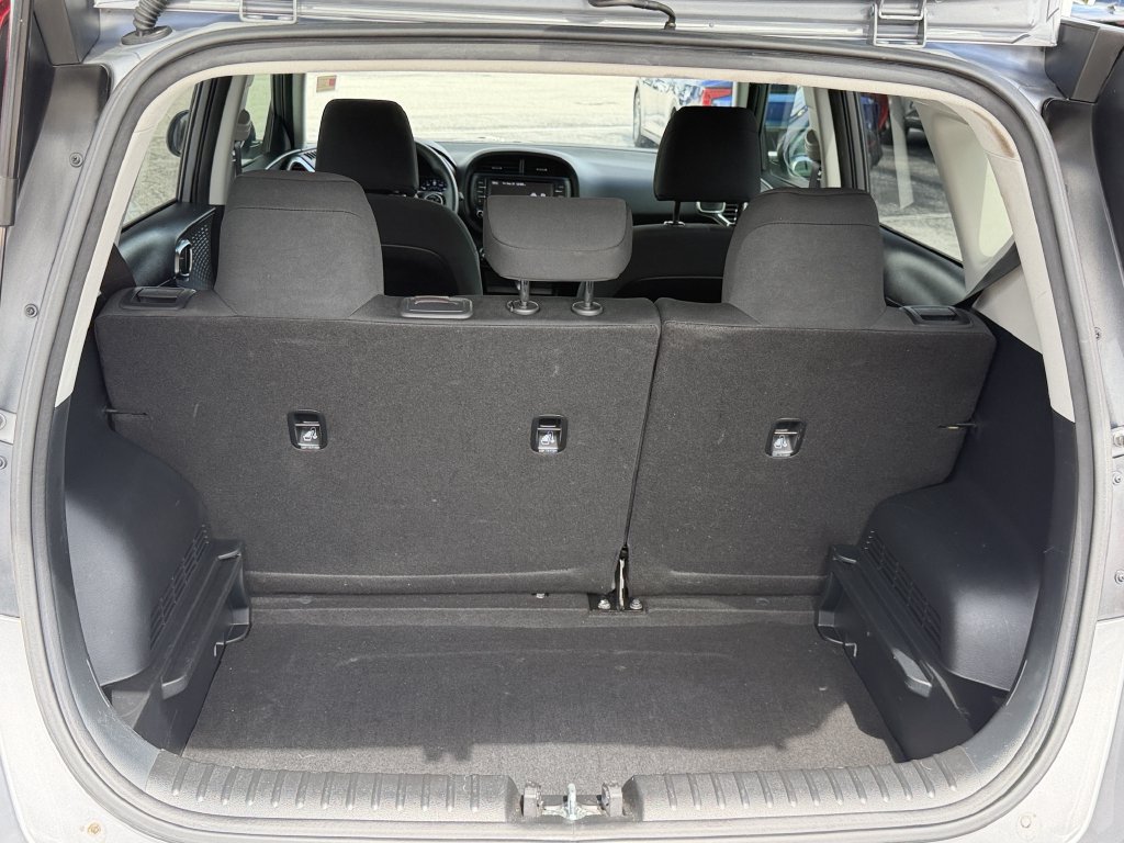 Certified 2022 Kia Soul LX FWD image 12