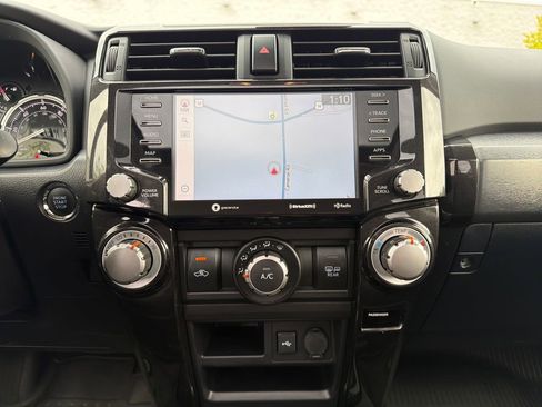 Used 2020 Toyota 4Runner Venture w/ Moonroof Package AWD/4WD image 25
