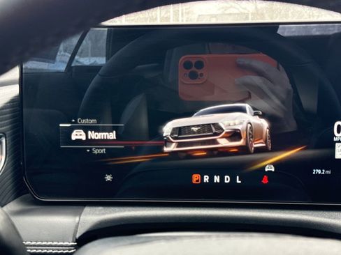 Used 2025 Ford Mustang Premium image 41