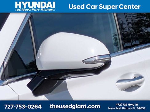 Used 2023 Hyundai Santa Fe SEL w/ Premium Package FWD image 11