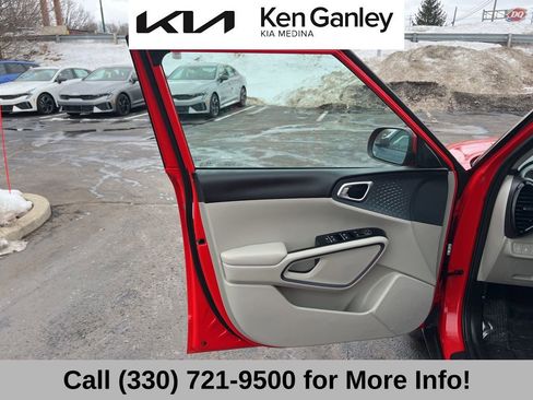 Certified 2025 Kia Soul EX image 26