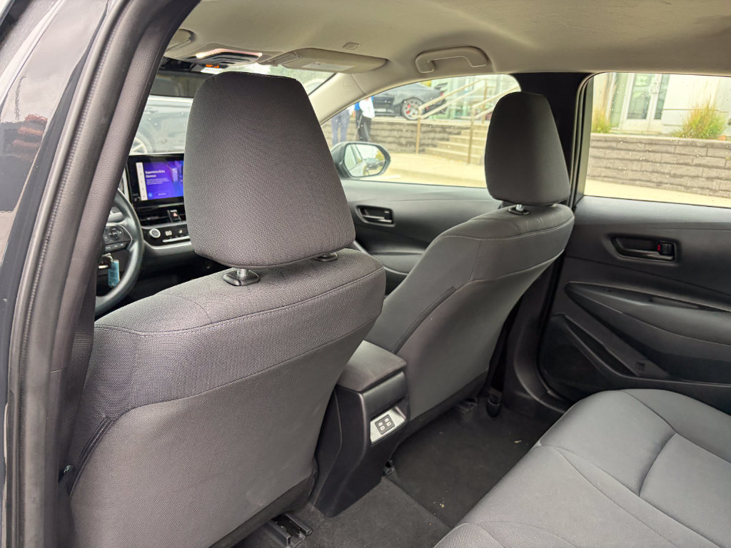 Used 2025 Toyota Corolla LE FWD image 12