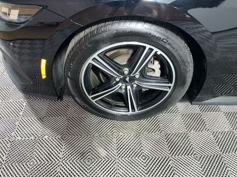 Used 2025 Ford Mustang Premium RWD image 10