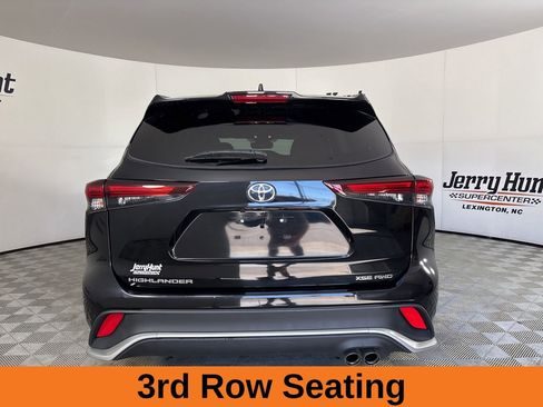 Used 2025 Toyota Highlander XSE AWD/4WD image 6