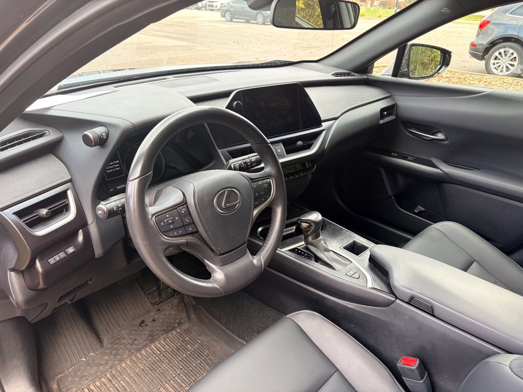 Used 2024 Lexus UX 250h AWD image 6