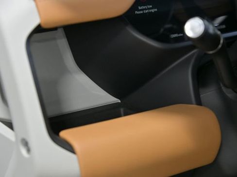 Used 2023 Land Rover Defender 110 X-Dynamic SE image 24