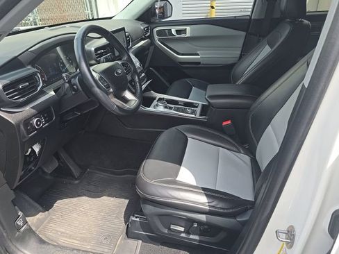 Used 2023 Ford Explorer XLT w/ Equipment Group 202A AWD/4WD image 6