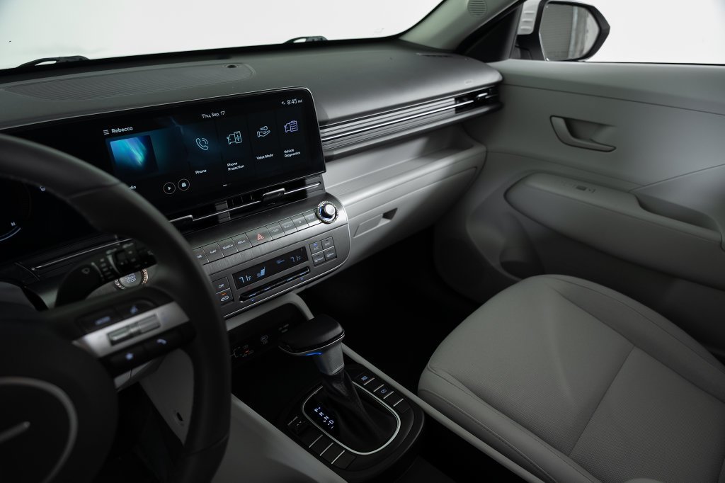 Used 2024 Hyundai Kona SEL FWD image 25