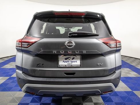 Used 2022 Nissan Rogue SV image 6