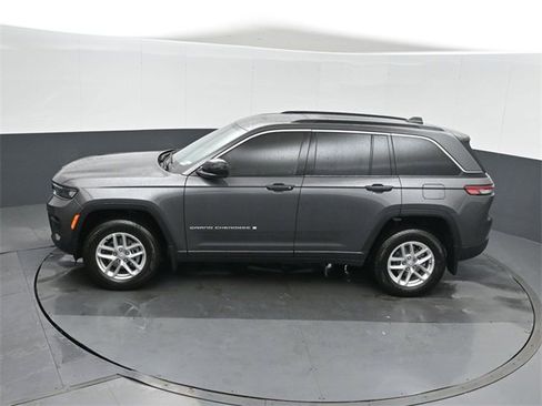New 2025 Jeep Grand Cherokee Laredo X w/ Luxury Tech Group I image 32
