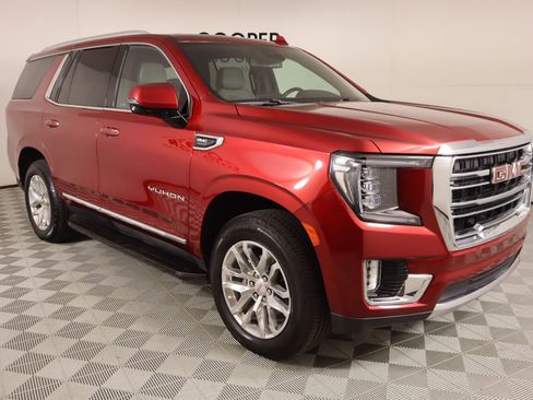 Used 2023 GMC Yukon SLT w/ SLT Premium Package image 1