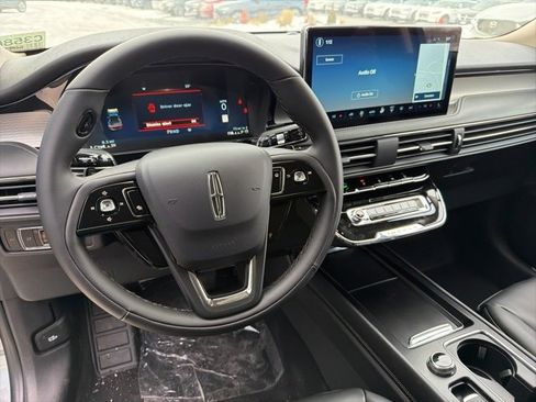 New 2026 Lincoln Corsair Premiere image 9