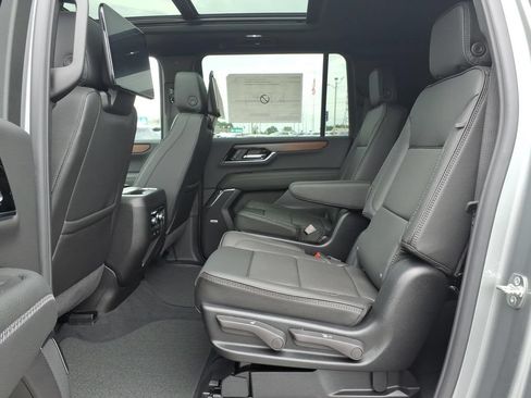 New 2026 GMC Yukon XL Denali w/ Denali Reserve Package AWD/4WD image 15