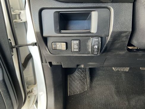 Used 2016 Toyota Tacoma TRD Off-Road image 19