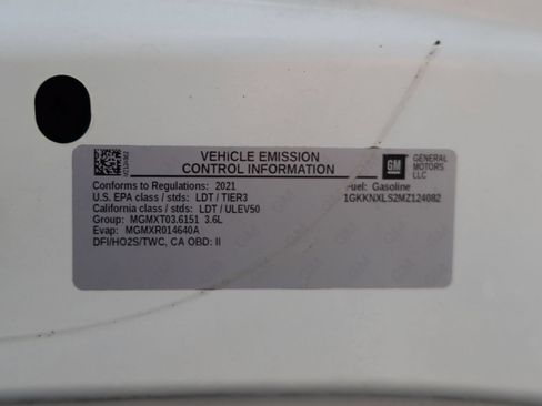 Used 2021 GMC Acadia Denali w/ Denali Ultimate Package AWD/4WD image 39