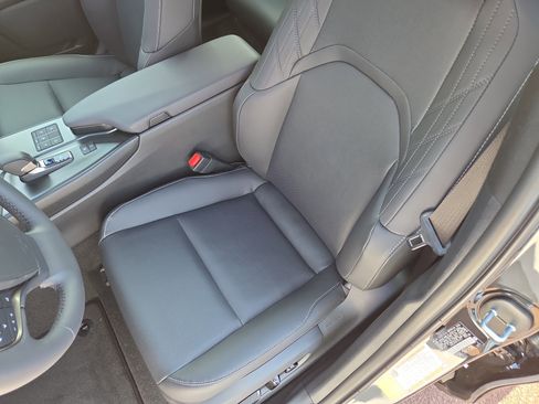 New 2026 Lexus UX 300h AWD image 6