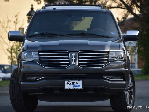 Used 2017 Lincoln Navigator Select AWD/4WD image 3
