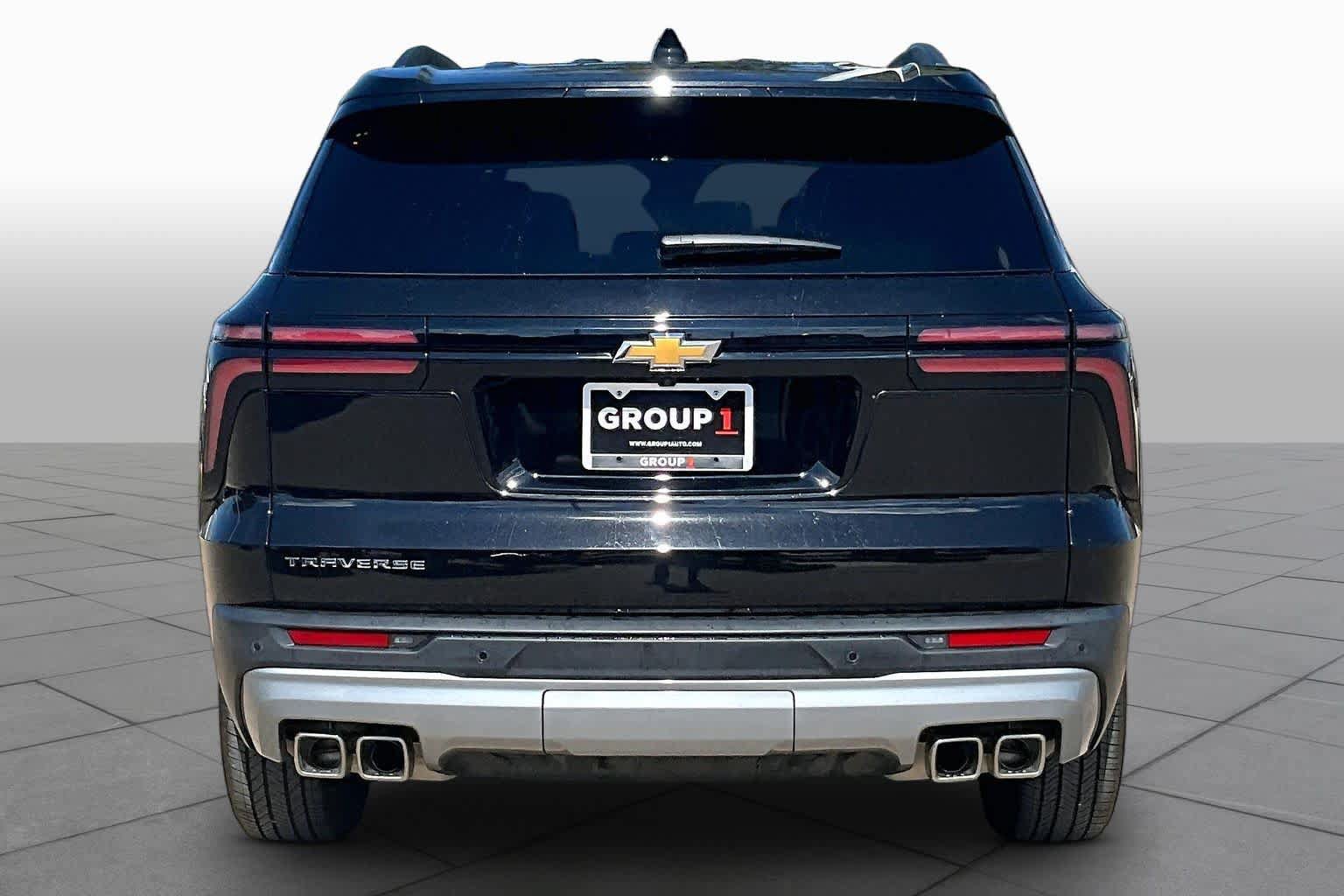 Used 2026 Chevrolet Traverse LT FWD image 5
