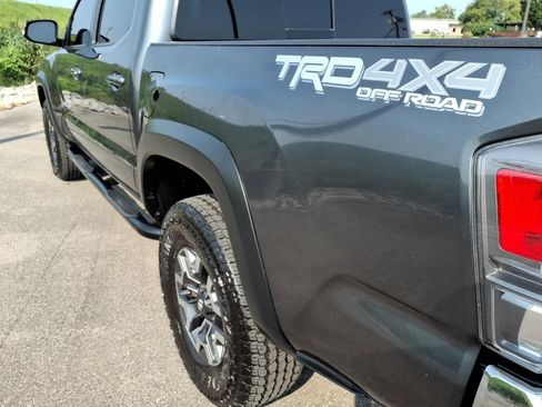 Used 2023 Toyota Tacoma TRD Off-Road AWD/4WD image 18