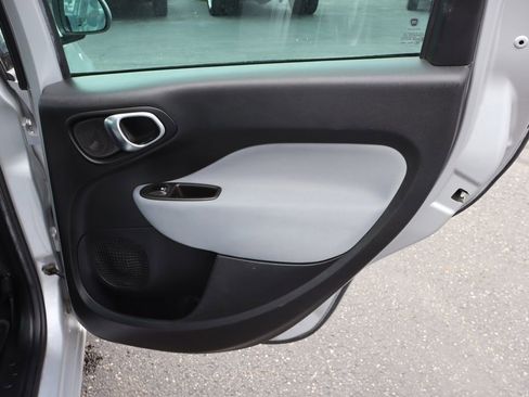 Used 2014 FIAT 500L Easy w/ Popular Equipment Group FWD image 25