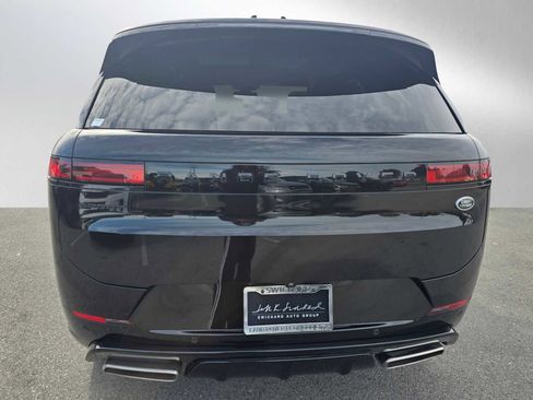 Used 2023 Land Rover Range Rover Sport SE Dynamic image 4
