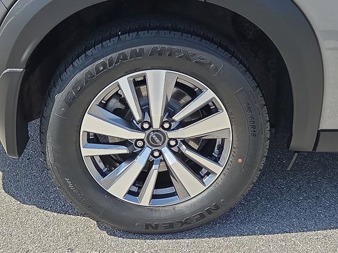 Used 2022 Nissan Pathfinder SL FWD image 7