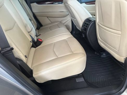 Used 2018 Cadillac XT5 Luxury w/ Driver Awareness Package FWD image 33