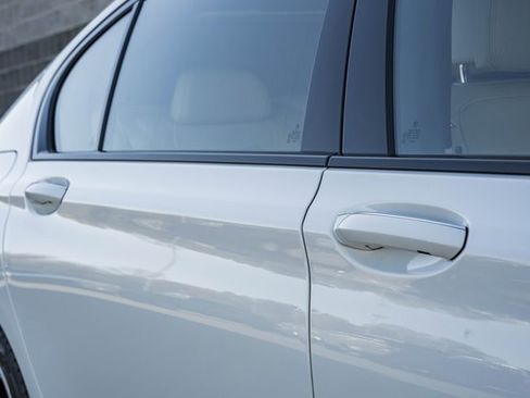 Used 2019 BMW 740i 740i w/ M Sport Package image 19