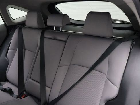 Certified 2023 Toyota Venza LE image 18