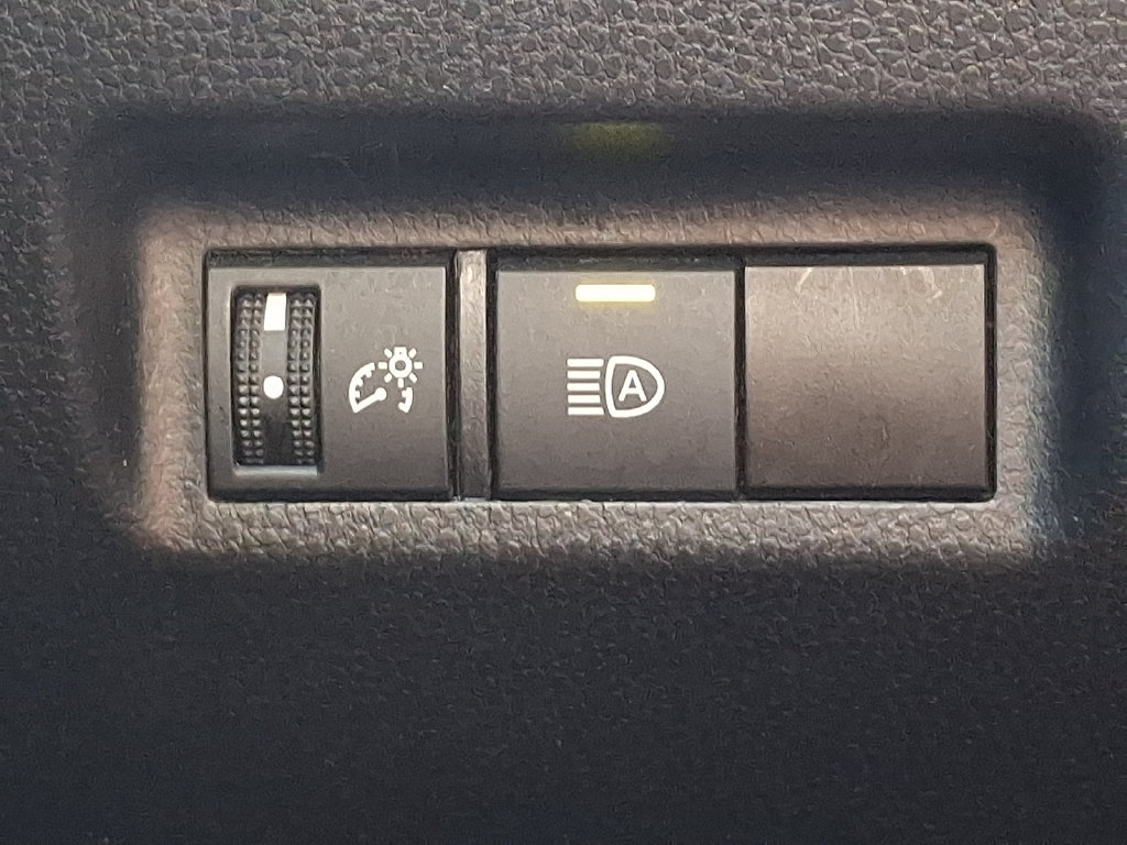 Certified 2021 Toyota RAV4 LE AWD/4WD image 22