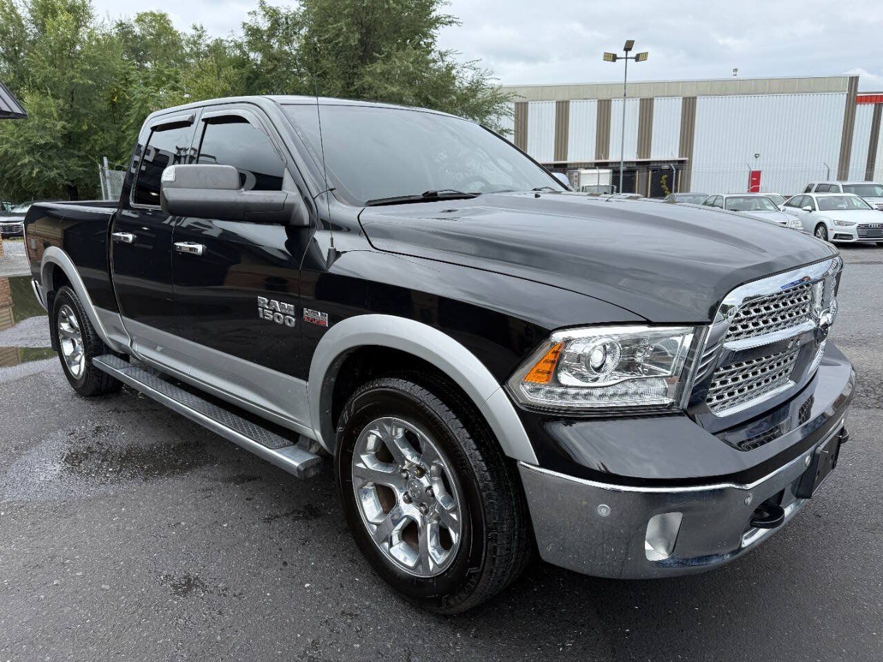 Used 2017 RAM 1500 Laramie w/ Convenience Group AWD/4WD image 3