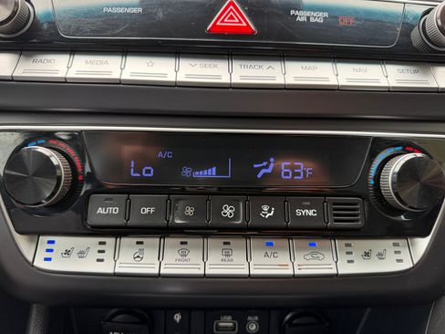 Used 2018 Hyundai Sonata Limited w/ Limited Ultimate Package 03 FWD image 11