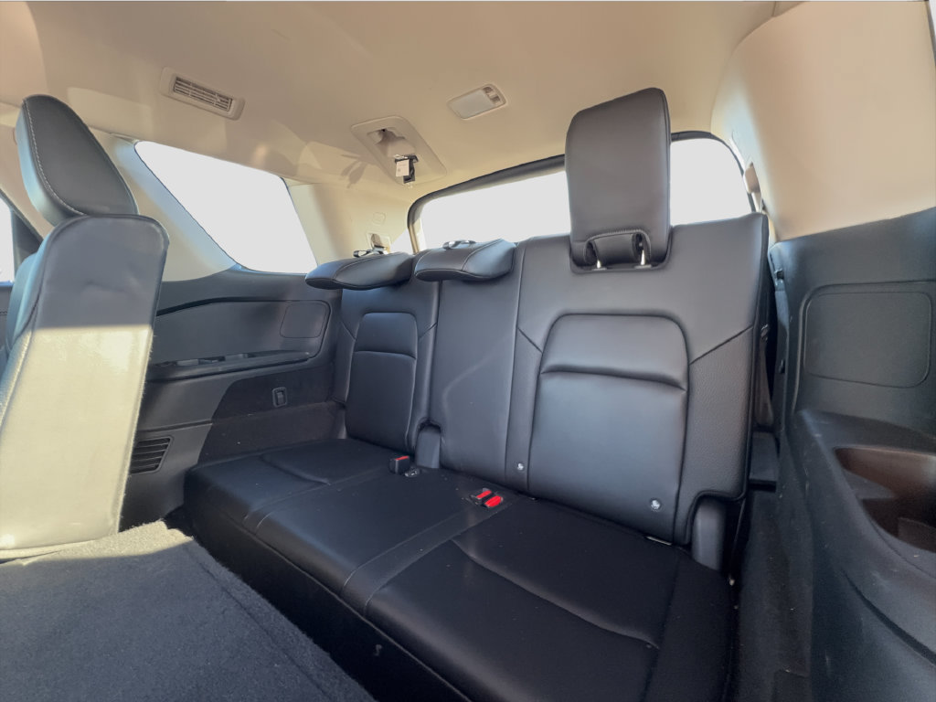 Used 2024 Nissan Pathfinder SL w/ Black Appearance Package AWD/4WD image 23