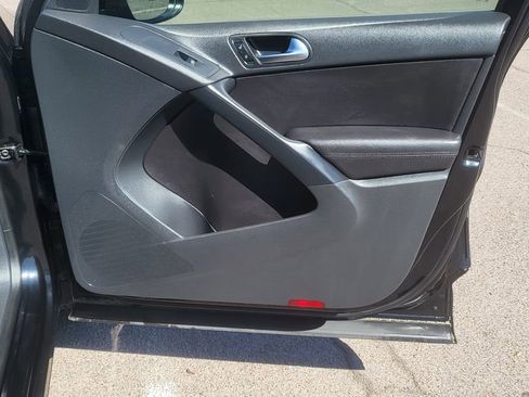 Used 2016 Volkswagen Tiguan S image 15