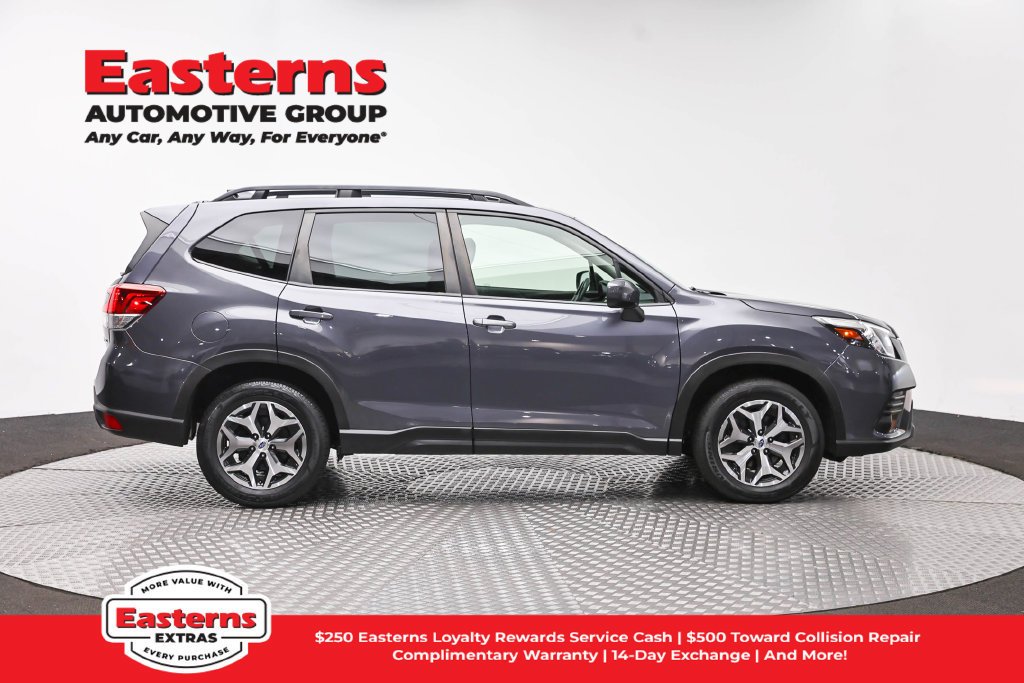 Used 2022 Subaru Forester Premium AWD/4WD image 5