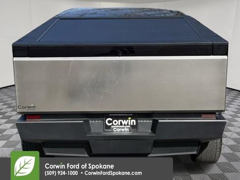 Used 2025 Tesla Cybertruck AWD Crew Cab image 16