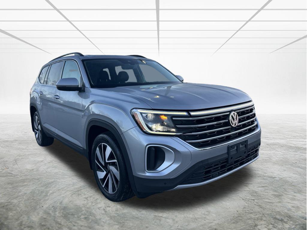Used 2024 Volkswagen Atlas SE w/ Panoramic Sunroof Package AWD/4WD image 2