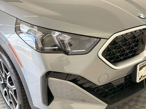New 2026 BMW X2 xDrive28i w/ Technology Package AWD/4WD image 11