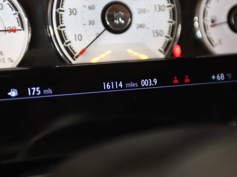 Used 2021 Rolls-Royce Wraith w/ Rolls-Royce Signature Package RWD image 23