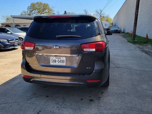 Used 2015 Kia Sedona EX w/ EX Premium Package FWD image 6