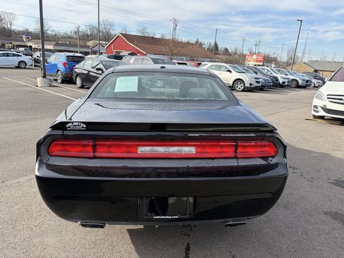 Used 2012 Dodge Challenger SXT w/ Sound Group RWD image 8