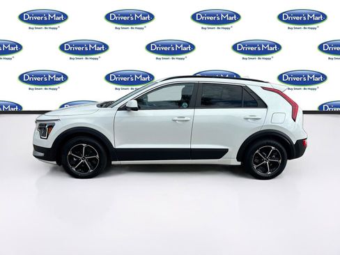 Used 2025 Kia Niro LX FWD image 4