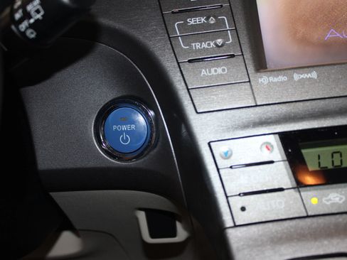 Used 2012 Toyota Prius Four FWD image 21