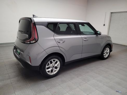 Used 2023 Kia Soul LX w/ LX Technology Package image 10