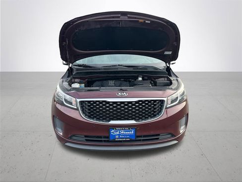 Used 2017 Kia Sedona LX w/ LX Essentials Premium Package image 4