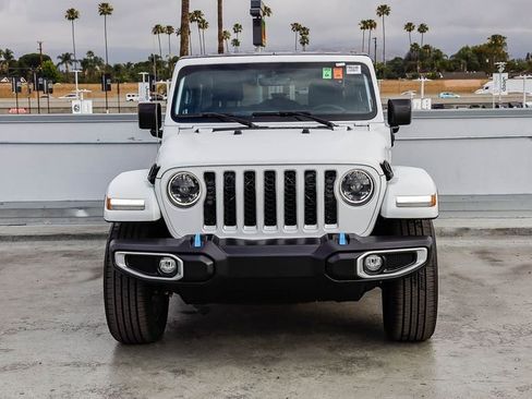 Used 2023 Jeep Wrangler Unlimited Sahara AWD/4WD image 3