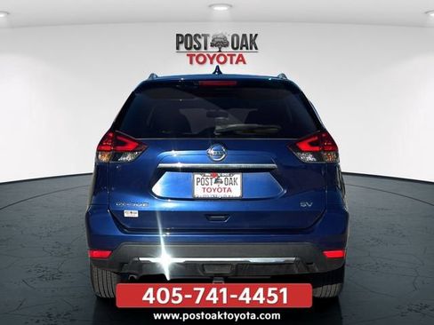 Used 2018 Nissan Rogue SV FWD image 4