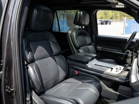 Used 2025 Lincoln Navigator L Reserve w/ Jet Appearance Package AWD/4WD image 45